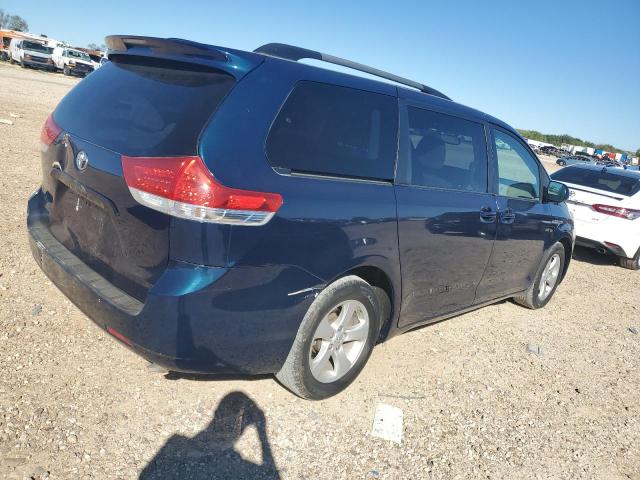 Photo 2 VIN: 5TDKK3DC4BS150301 - TOYOTA SIENNA LE 