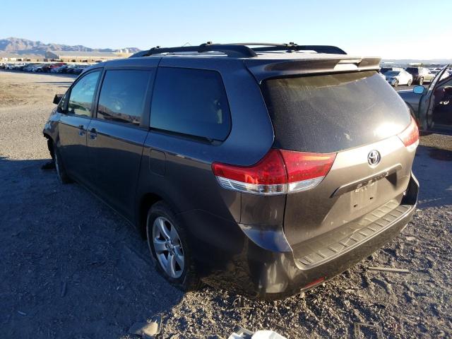 Photo 2 VIN: 5TDKK3DC4BS173741 - TOYOTA SIENNA LE 