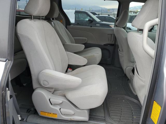 Photo 10 VIN: 5TDKK3DC4CS177788 - TOYOTA SIENNA LE 