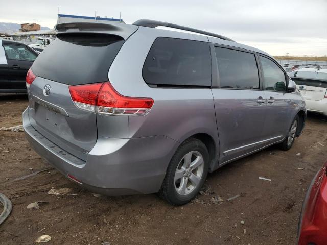 Photo 2 VIN: 5TDKK3DC4CS177788 - TOYOTA SIENNA LE 