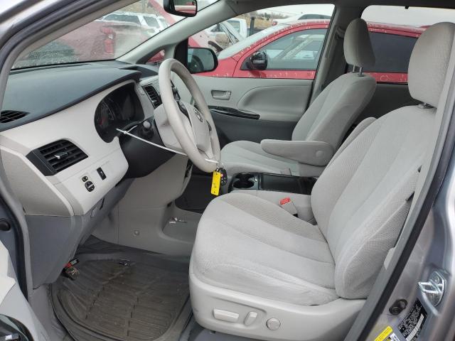 Photo 6 VIN: 5TDKK3DC4CS177788 - TOYOTA SIENNA LE 