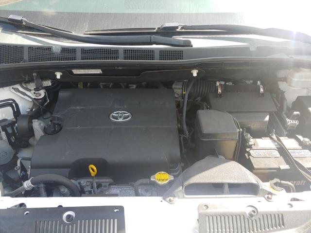 Photo 6 VIN: 5TDKK3DC4CS194414 - TOYOTA SIENNA LE 