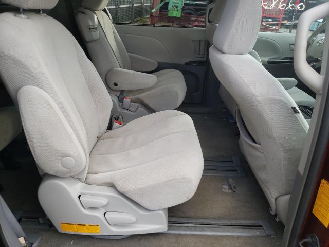 Photo 5 VIN: 5TDKK3DC4CS205153 - TOYOTA SIENNA LE 