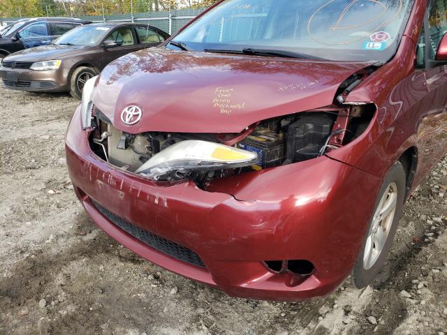 Photo 8 VIN: 5TDKK3DC4CS205153 - TOYOTA SIENNA LE 