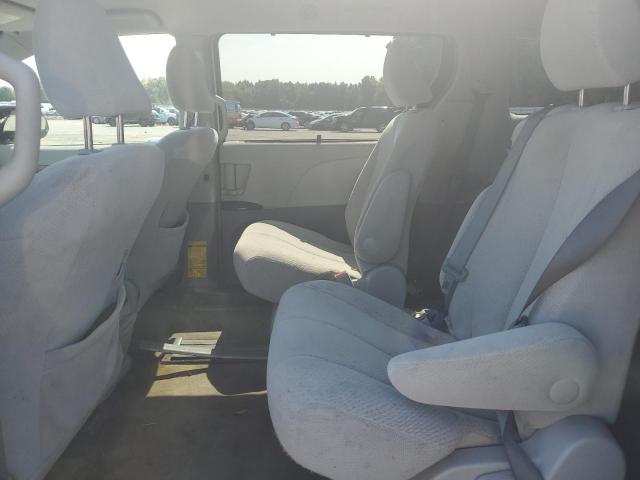 Photo 10 VIN: 5TDKK3DC4CS205220 - TOYOTA SIENNA LE 