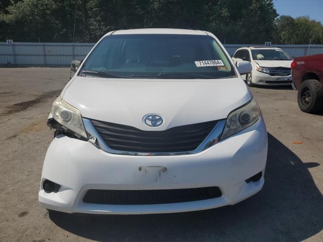 Photo 4 VIN: 5TDKK3DC4CS205220 - TOYOTA SIENNA LE 