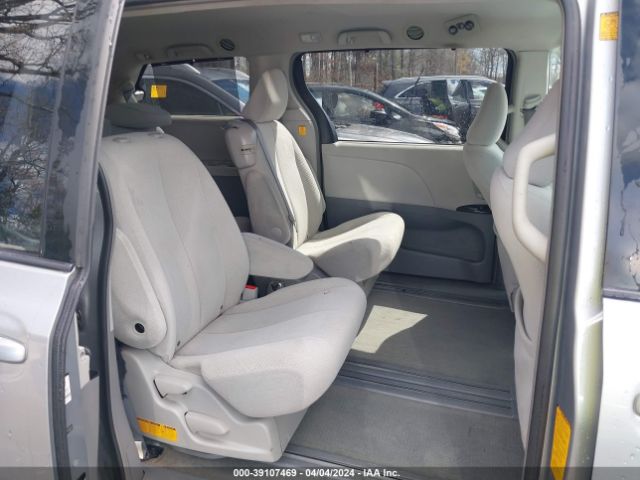 Photo 7 VIN: 5TDKK3DC4CS206707 - TOYOTA SIENNA 