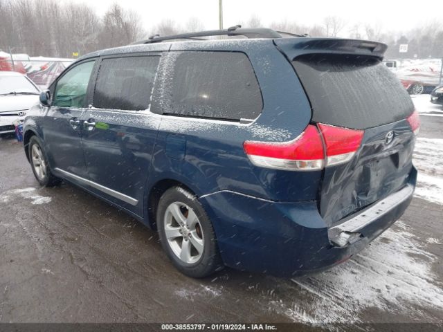 Photo 2 VIN: 5TDKK3DC4CS212989 - TOYOTA SIENNA 