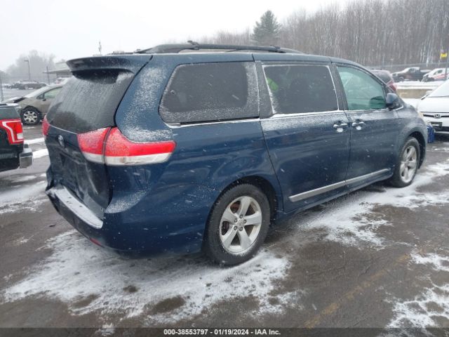 Photo 3 VIN: 5TDKK3DC4CS212989 - TOYOTA SIENNA 