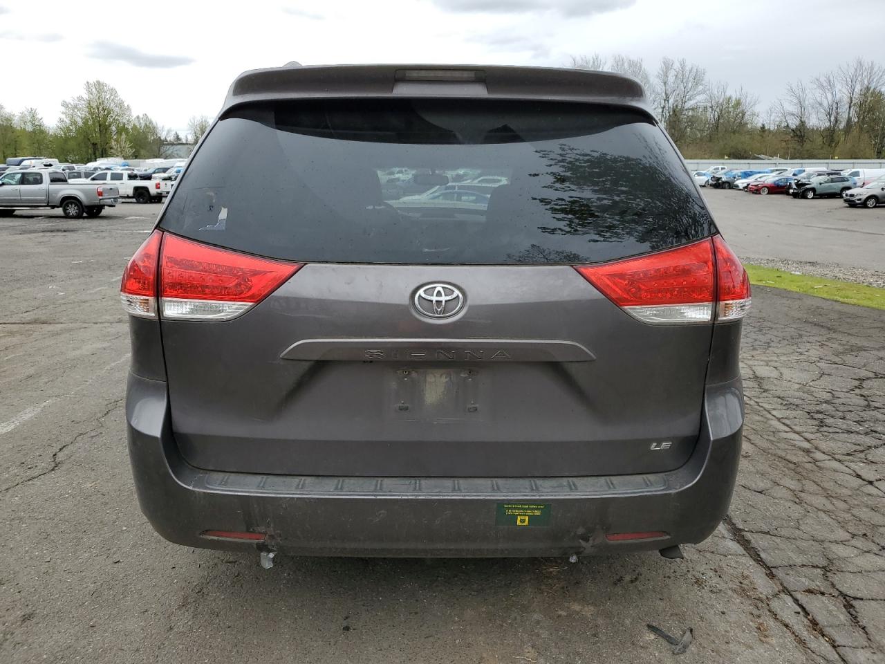 Photo 5 VIN: 5TDKK3DC4CS224396 - TOYOTA SIENNA 