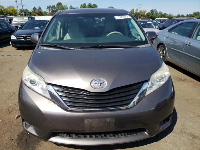 Photo 4 VIN: 5TDKK3DC4CS228805 - TOYOTA SIENNA LE 