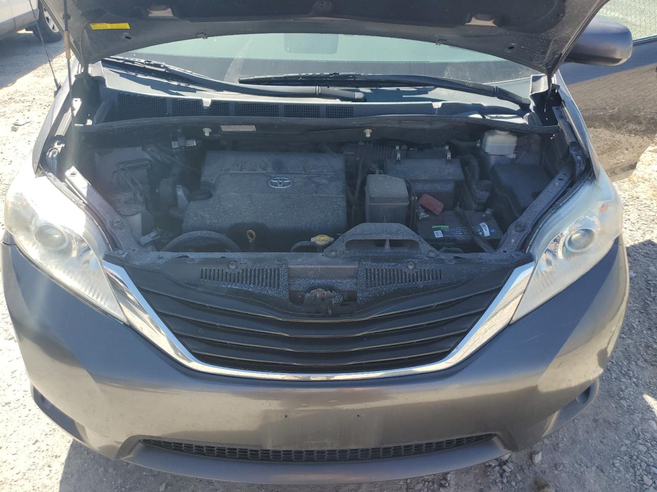 Photo 10 VIN: 5TDKK3DC4CS237276 - TOYOTA SIENNA 