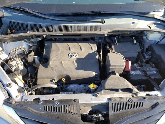 Photo 6 VIN: 5TDKK3DC4CS241845 - TOYOTA SIENNA LE 