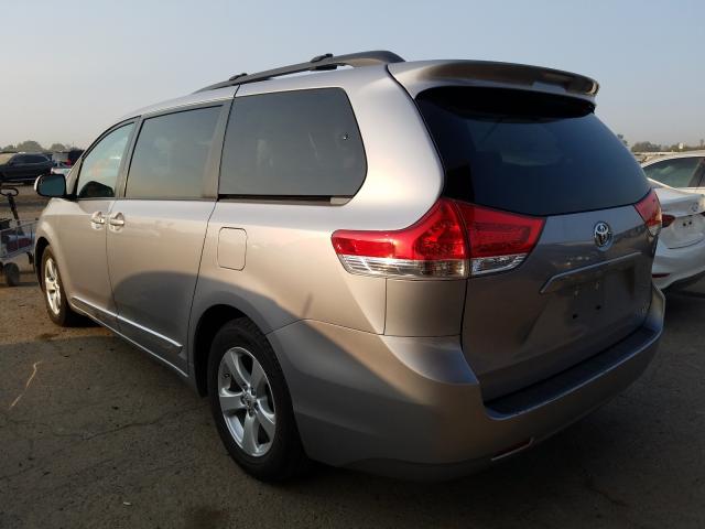 Photo 2 VIN: 5TDKK3DC4CS259195 - TOYOTA SIENNA LE 