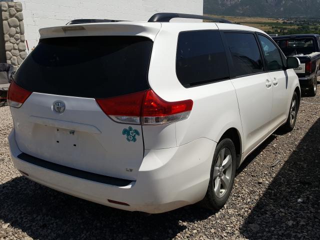 Photo 3 VIN: 5TDKK3DC4CS260461 - TOYOTA SIENNA LE 