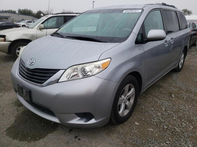 Photo 1 VIN: 5TDKK3DC4DS290111 - TOYOTA SIENNA LE 