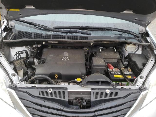 Photo 6 VIN: 5TDKK3DC4DS290111 - TOYOTA SIENNA LE 