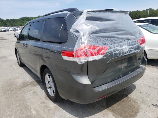 Photo 2 VIN: 5TDKK3DC4DS295647 - TOYOTA SIENNA LE 