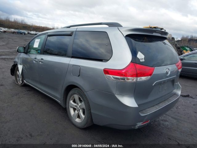 Photo 2 VIN: 5TDKK3DC4DS296717 - TOYOTA SIENNA 