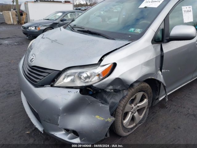 Photo 5 VIN: 5TDKK3DC4DS296717 - TOYOTA SIENNA 