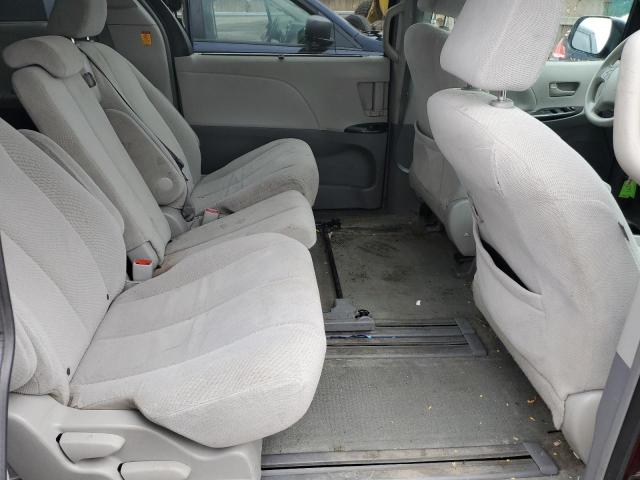 Photo 10 VIN: 5TDKK3DC4DS313595 - TOYOTA SIENNA LE 