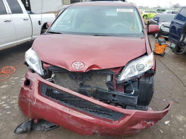 Photo 4 VIN: 5TDKK3DC4DS313595 - TOYOTA SIENNA LE 