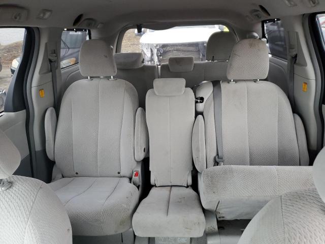 Photo 9 VIN: 5TDKK3DC4DS313595 - TOYOTA SIENNA LE 