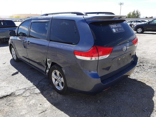 Photo 2 VIN: 5TDKK3DC4DS320594 - TOYOTA SIENNA 