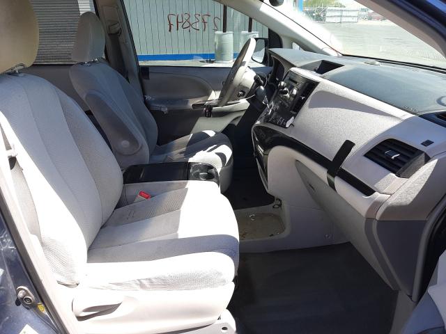 Photo 4 VIN: 5TDKK3DC4DS320594 - TOYOTA SIENNA 