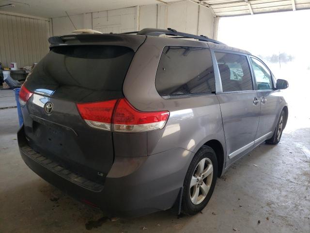 Photo 3 VIN: 5TDKK3DC4DS328095 - TOYOTA SIENNA LE 