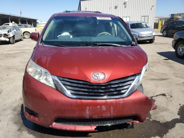 Photo 4 VIN: 5TDKK3DC4DS338691 - TOYOTA SIENNA LE 