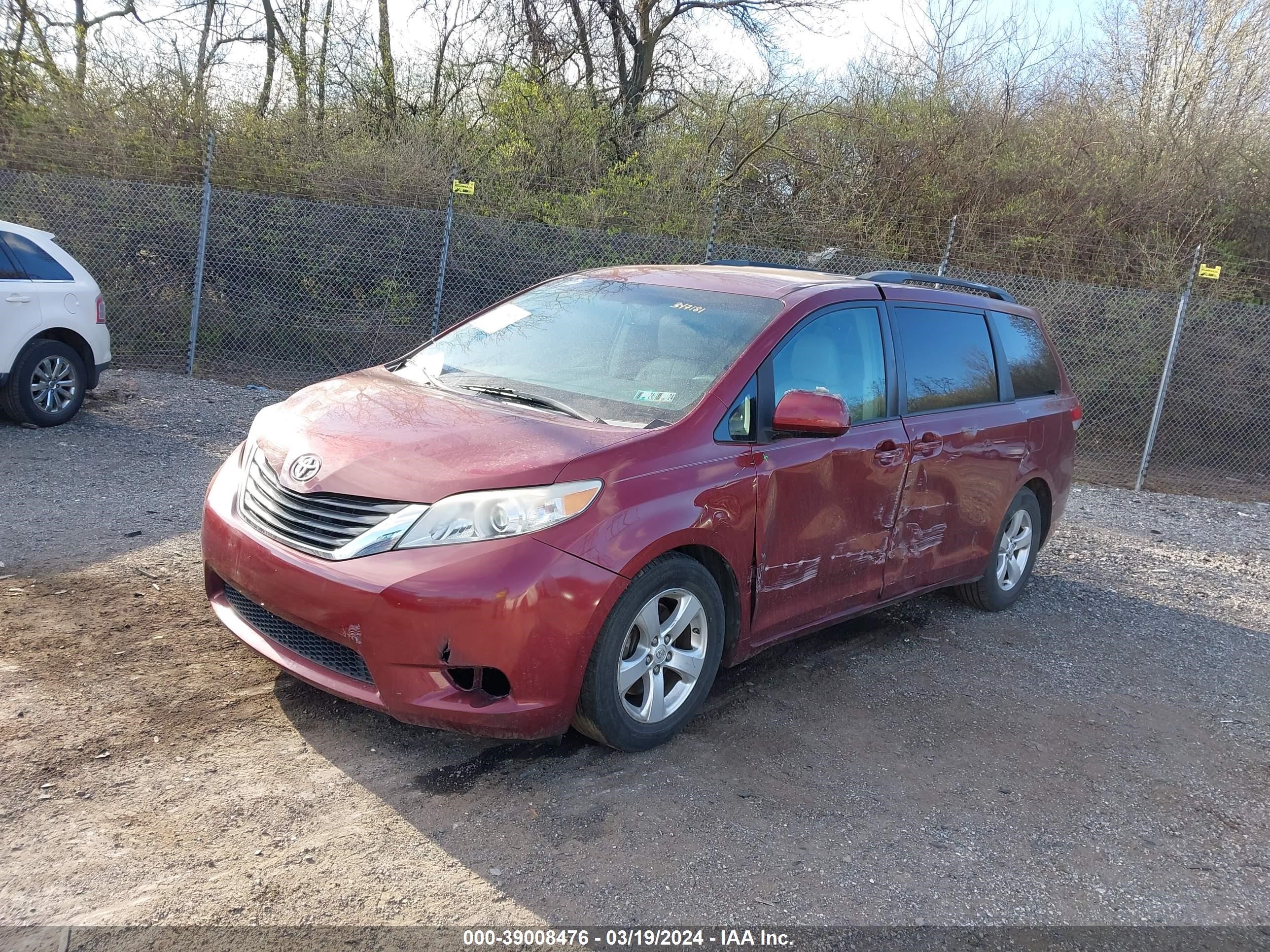 Photo 1 VIN: 5TDKK3DC4DS347181 - TOYOTA SIENNA 