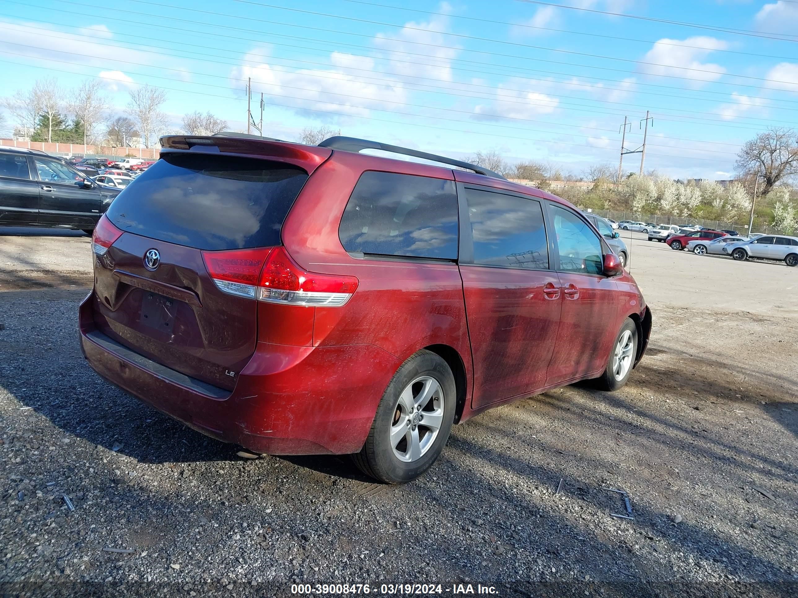 Photo 3 VIN: 5TDKK3DC4DS347181 - TOYOTA SIENNA 