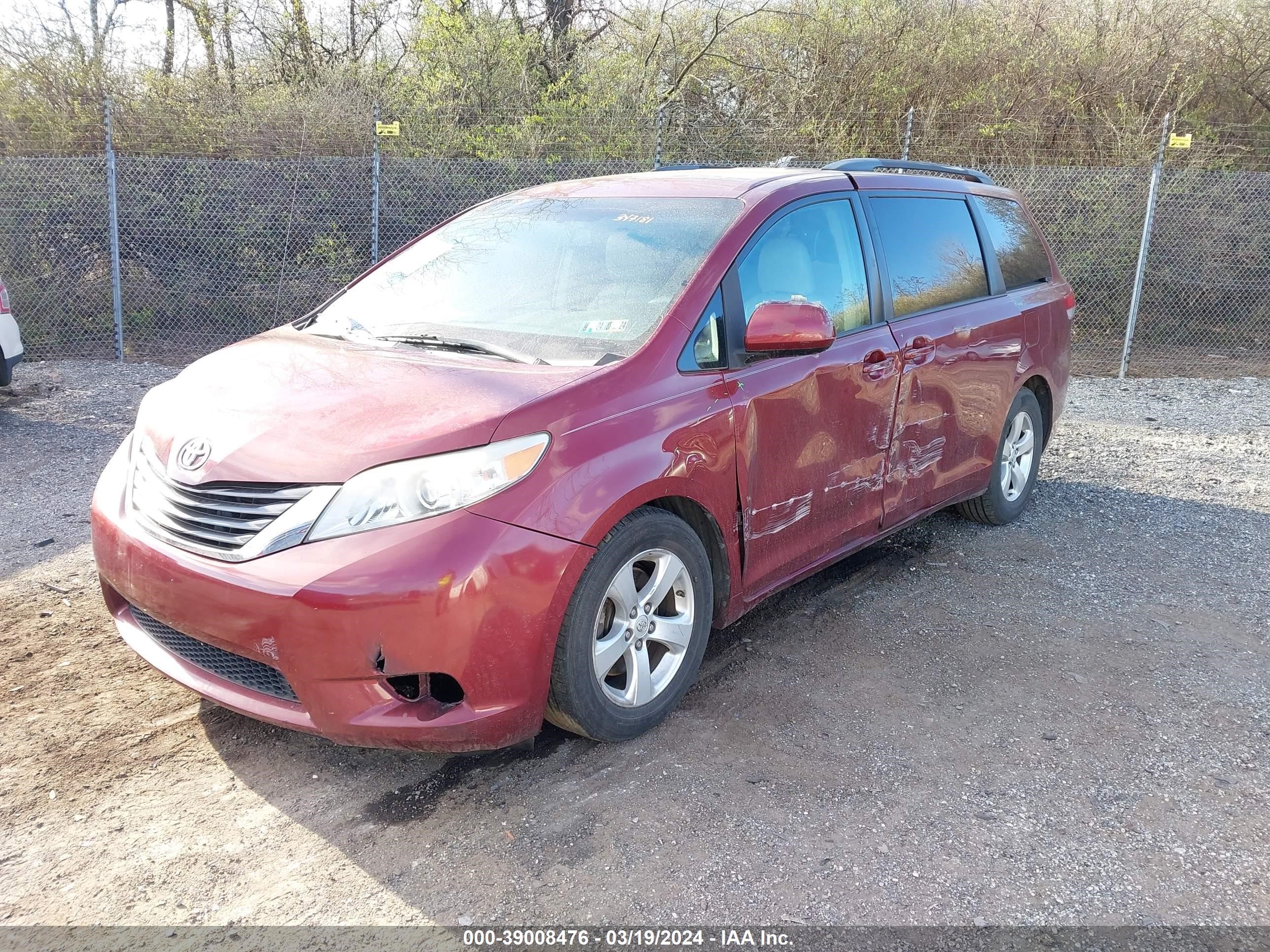 Photo 5 VIN: 5TDKK3DC4DS347181 - TOYOTA SIENNA 