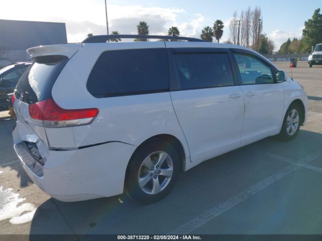 Photo 3 VIN: 5TDKK3DC4DS348265 - TOYOTA SIENNA 