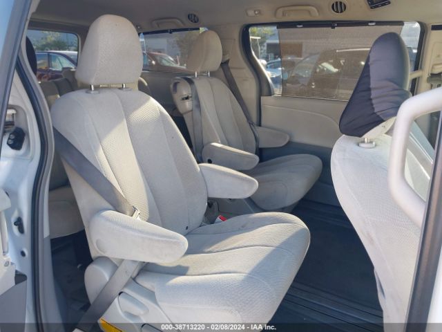 Photo 7 VIN: 5TDKK3DC4DS348265 - TOYOTA SIENNA 