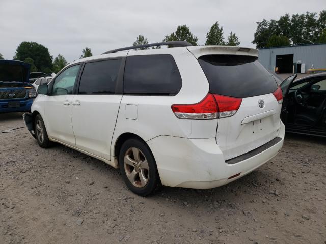 Photo 2 VIN: 5TDKK3DC4DS348377 - TOYOTA SIENNA LE 