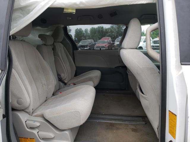 Photo 5 VIN: 5TDKK3DC4DS348377 - TOYOTA SIENNA LE 