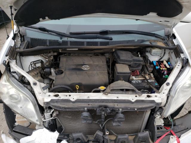 Photo 6 VIN: 5TDKK3DC4DS348377 - TOYOTA SIENNA LE 