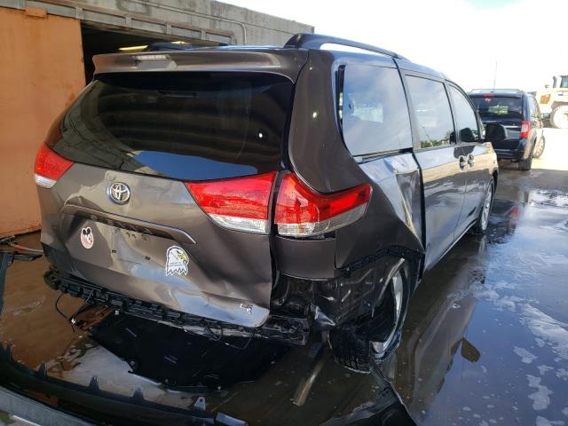 Photo 3 VIN: 5TDKK3DC4DS353062 - TOYOTA SIENNA LE 