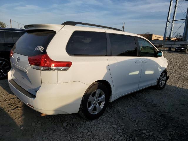 Photo 2 VIN: 5TDKK3DC4DS362943 - TOYOTA SIENNA LE 