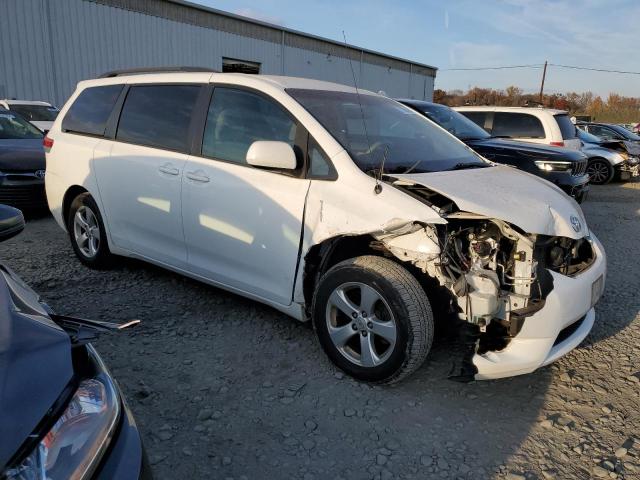 Photo 3 VIN: 5TDKK3DC4DS362943 - TOYOTA SIENNA LE 