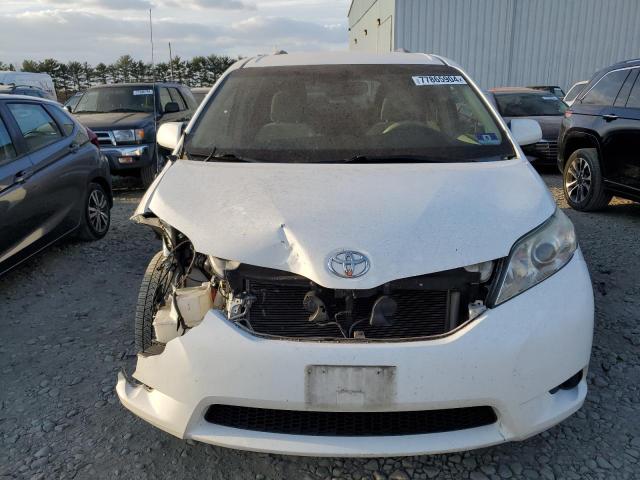 Photo 4 VIN: 5TDKK3DC4DS362943 - TOYOTA SIENNA LE 