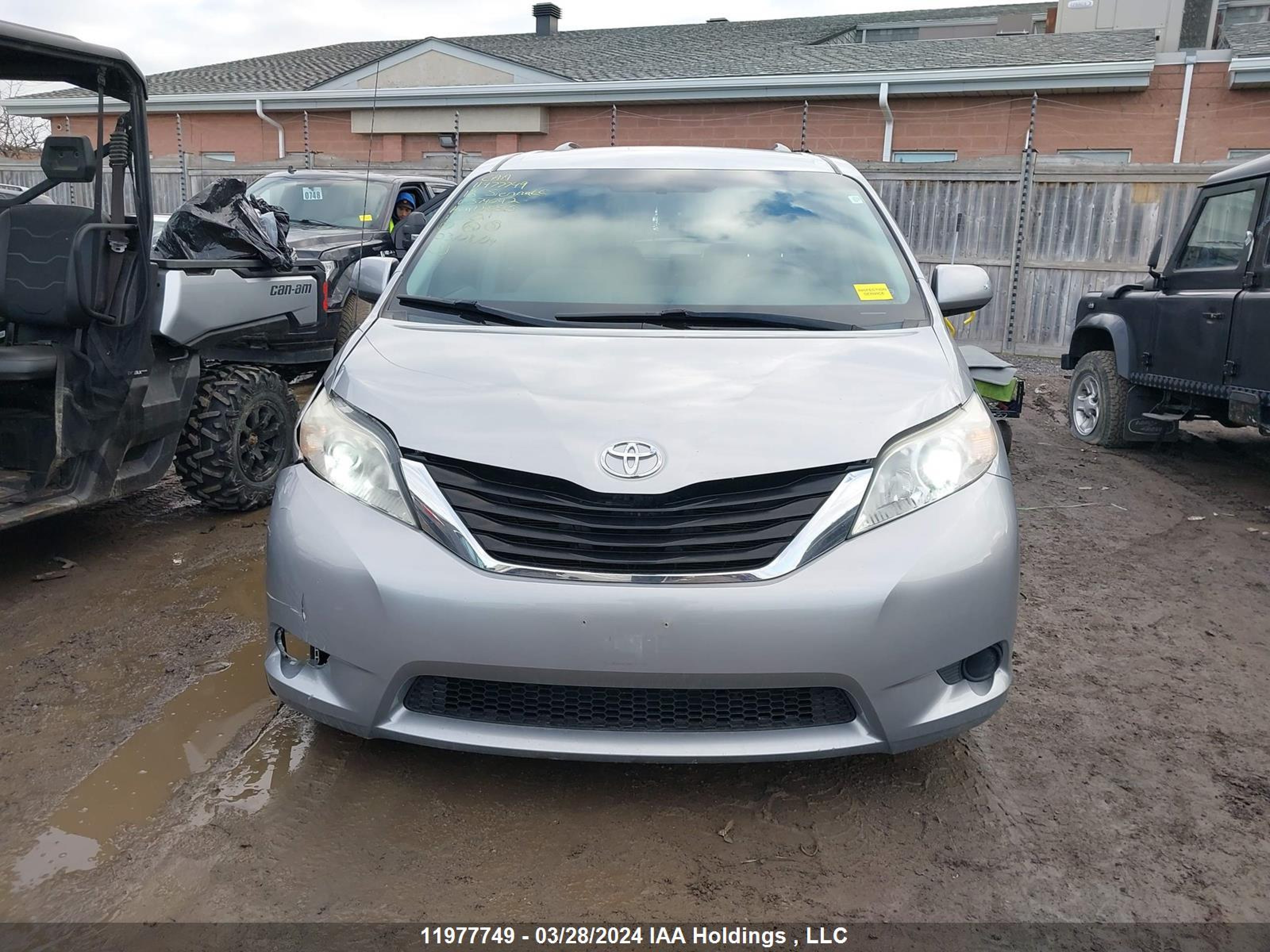 Photo 11 VIN: 5TDKK3DC4DS374042 - TOYOTA SIENNA 