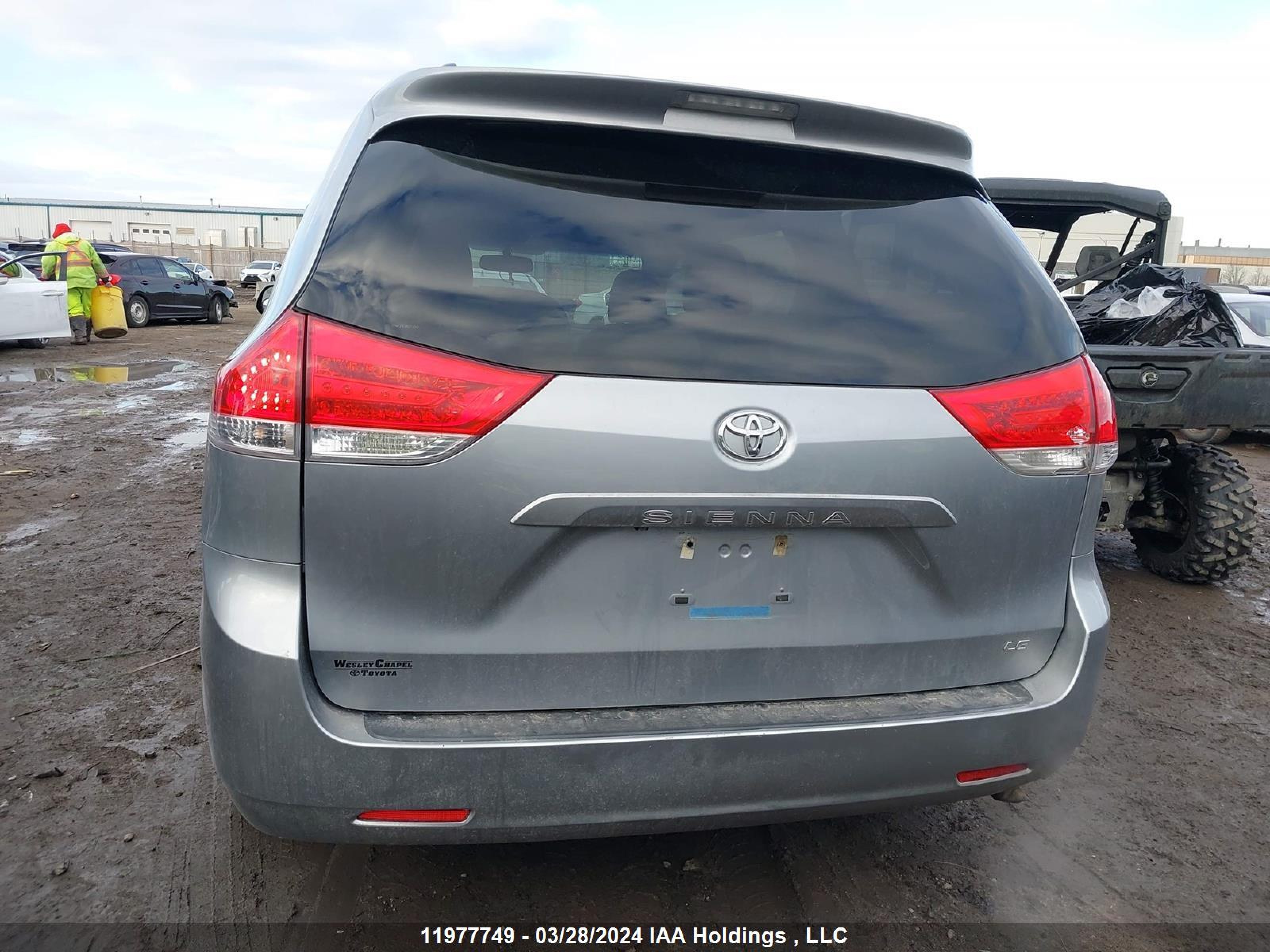 Photo 15 VIN: 5TDKK3DC4DS374042 - TOYOTA SIENNA 