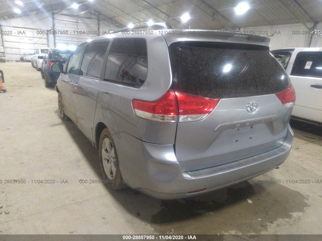 Photo 2 VIN: 5TDKK3DC4DS377328 - TOYOTA SIENNA 