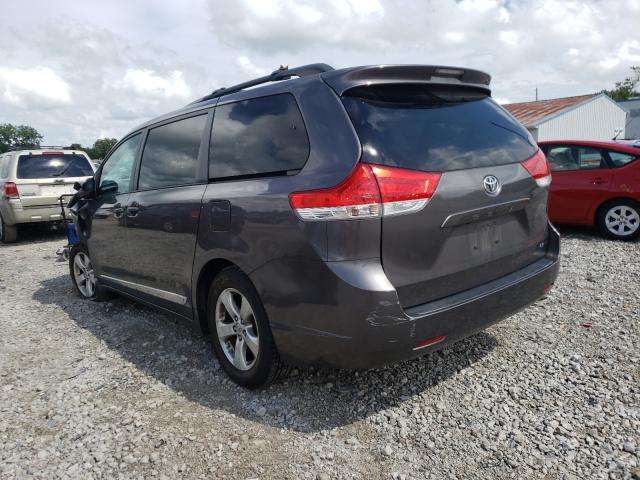 Photo 2 VIN: 5TDKK3DC4DS388748 - TOYOTA SIENNA LE 