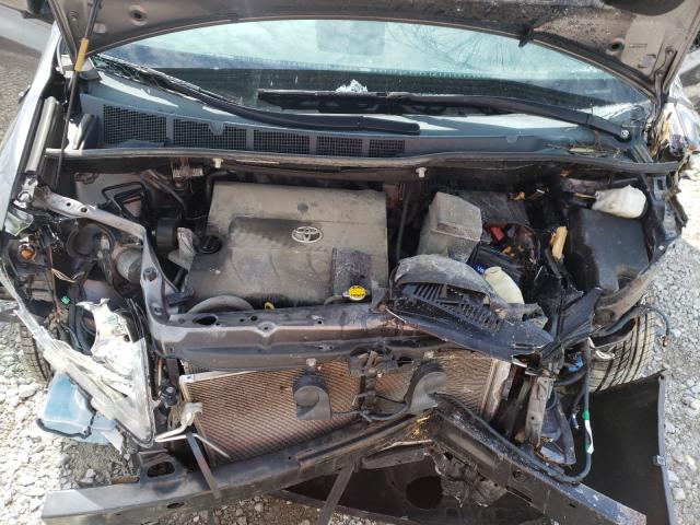 Photo 6 VIN: 5TDKK3DC4DS388748 - TOYOTA SIENNA LE 