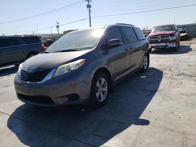 Photo 1 VIN: 5TDKK3DC4DS402325 - TOYOTA SIENNA LE 