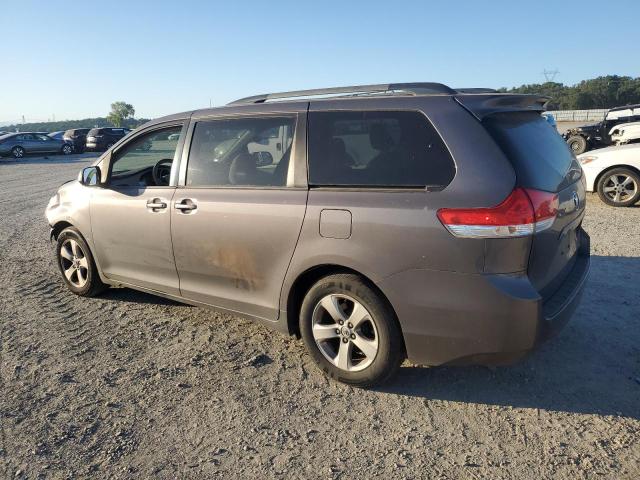 Photo 1 VIN: 5TDKK3DC4DS404558 - TOYOTA SIENNA LE 